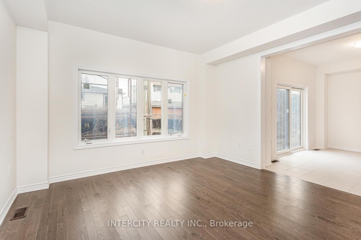 299 Fleetwood Drive photo 12