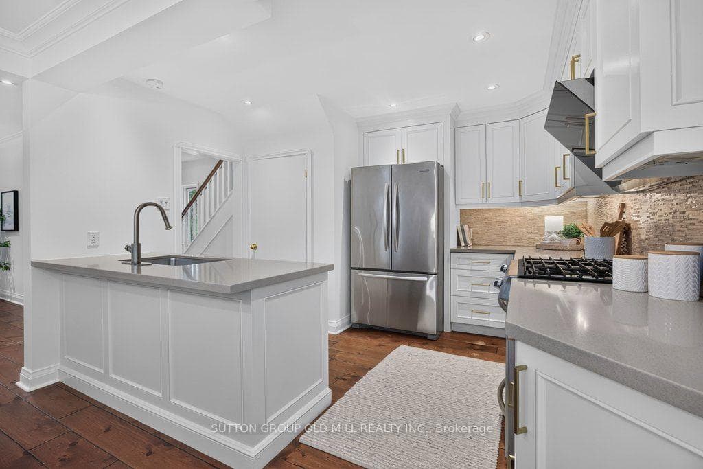122 Strath Avenue photo 10