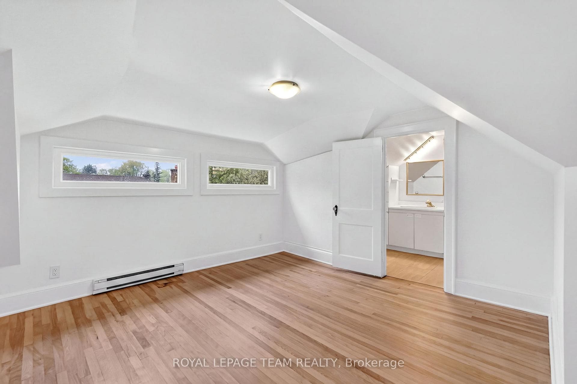 131 Acacia Avenue photo 29