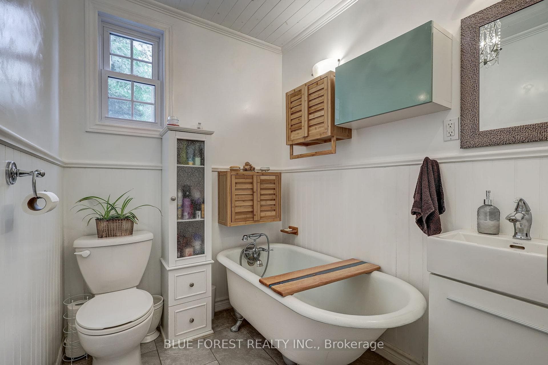 192 MITCHELL Street photo 23