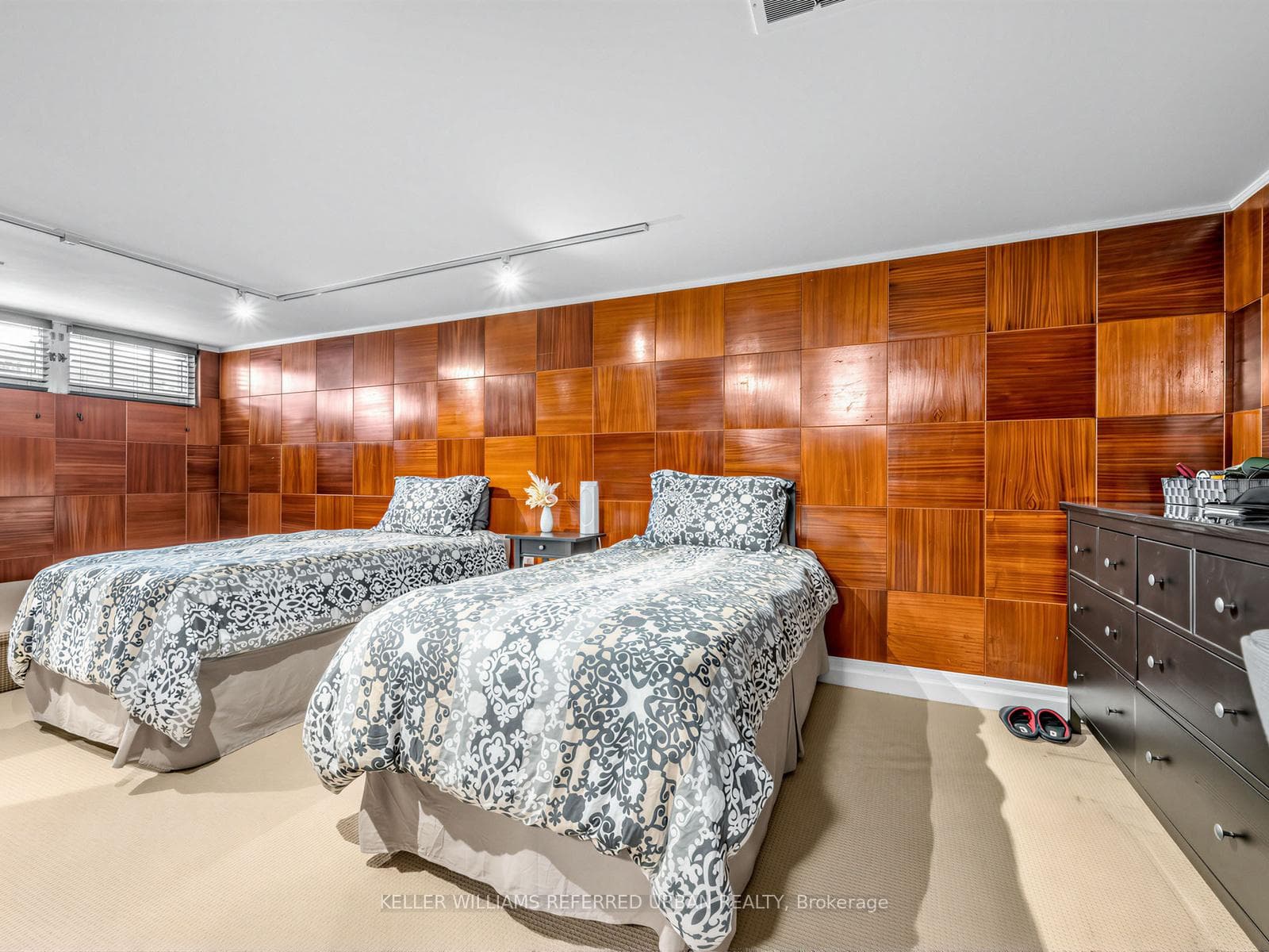31 Prince Charles Drive photo 25