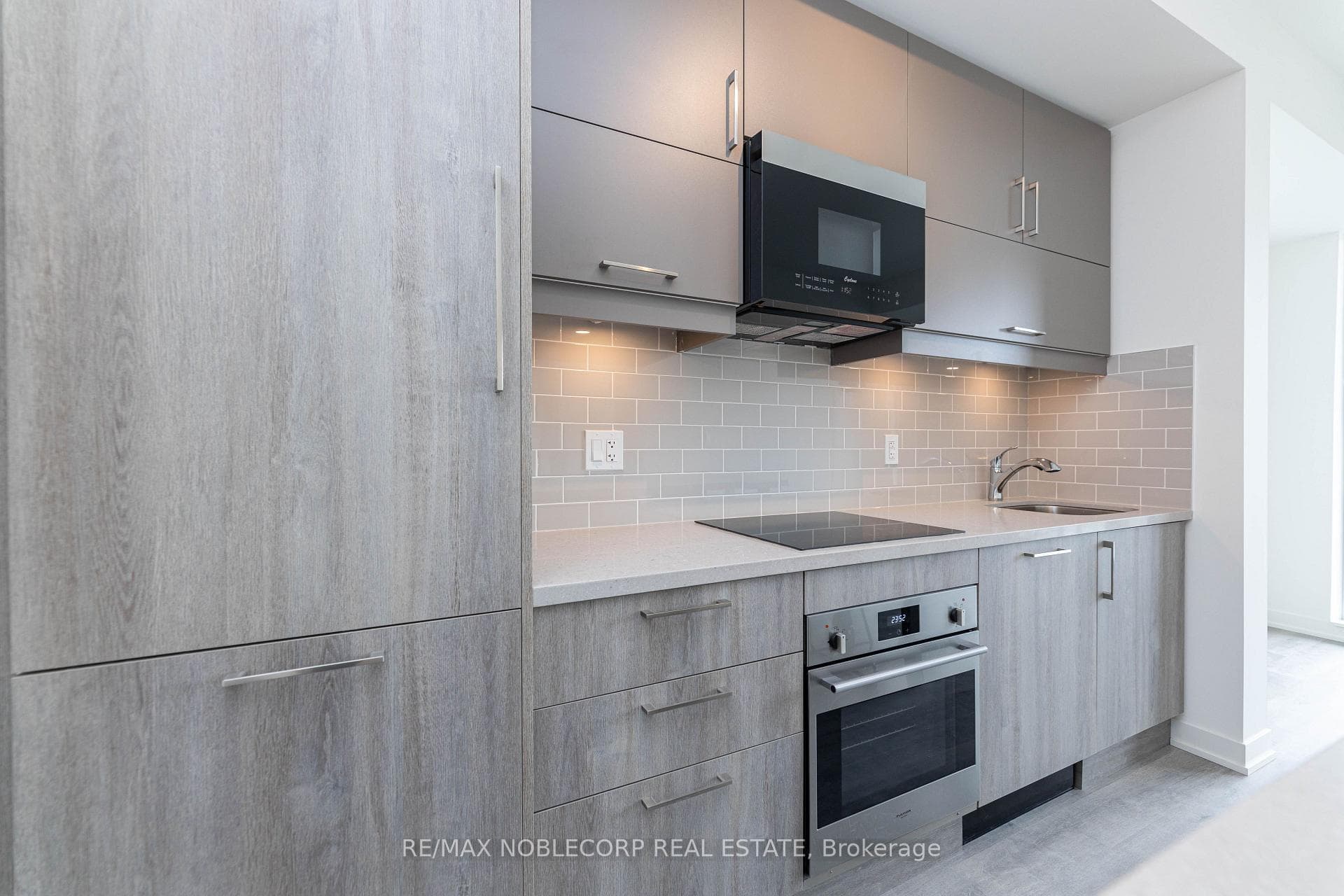 292 Verdale Crossing Unit 805B photo 12