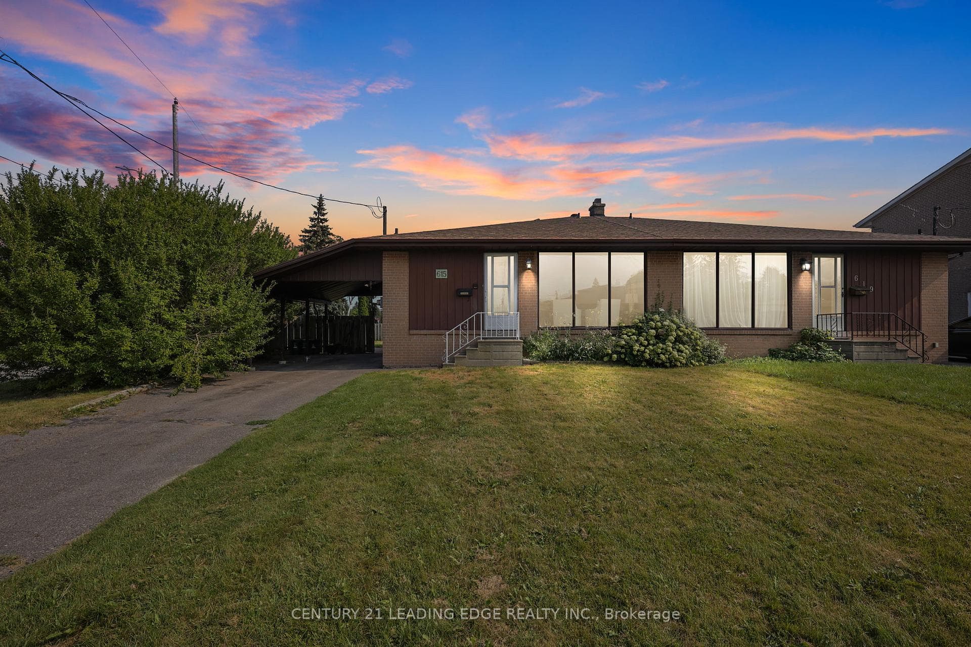 615 Perry Crescent photo 1