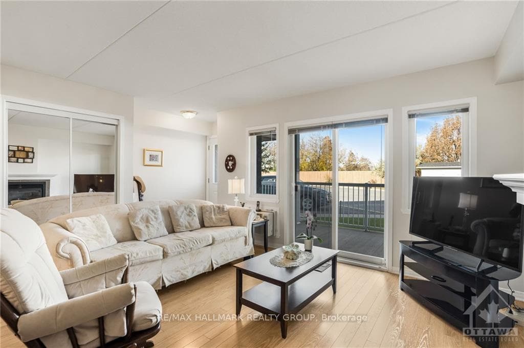 384 CECILE Boulevard Unit 405 photo 4