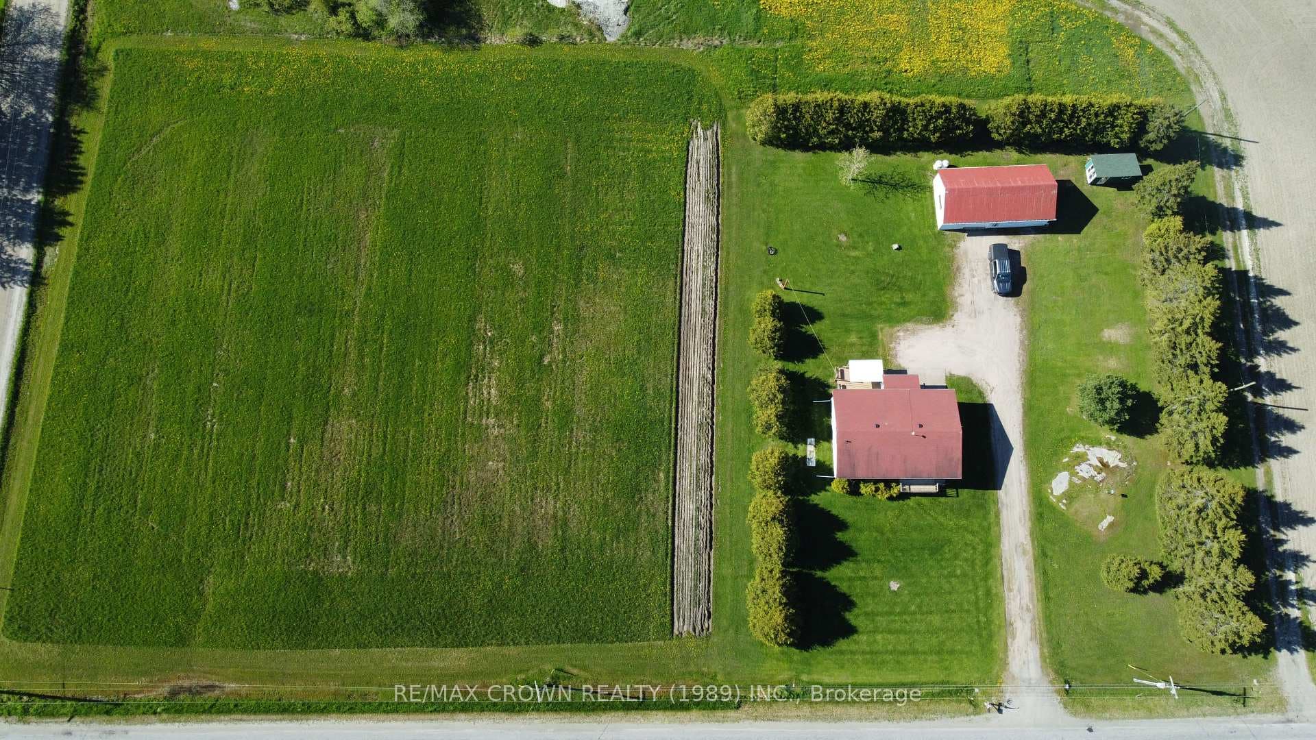 492 Leclair Road photo 3
