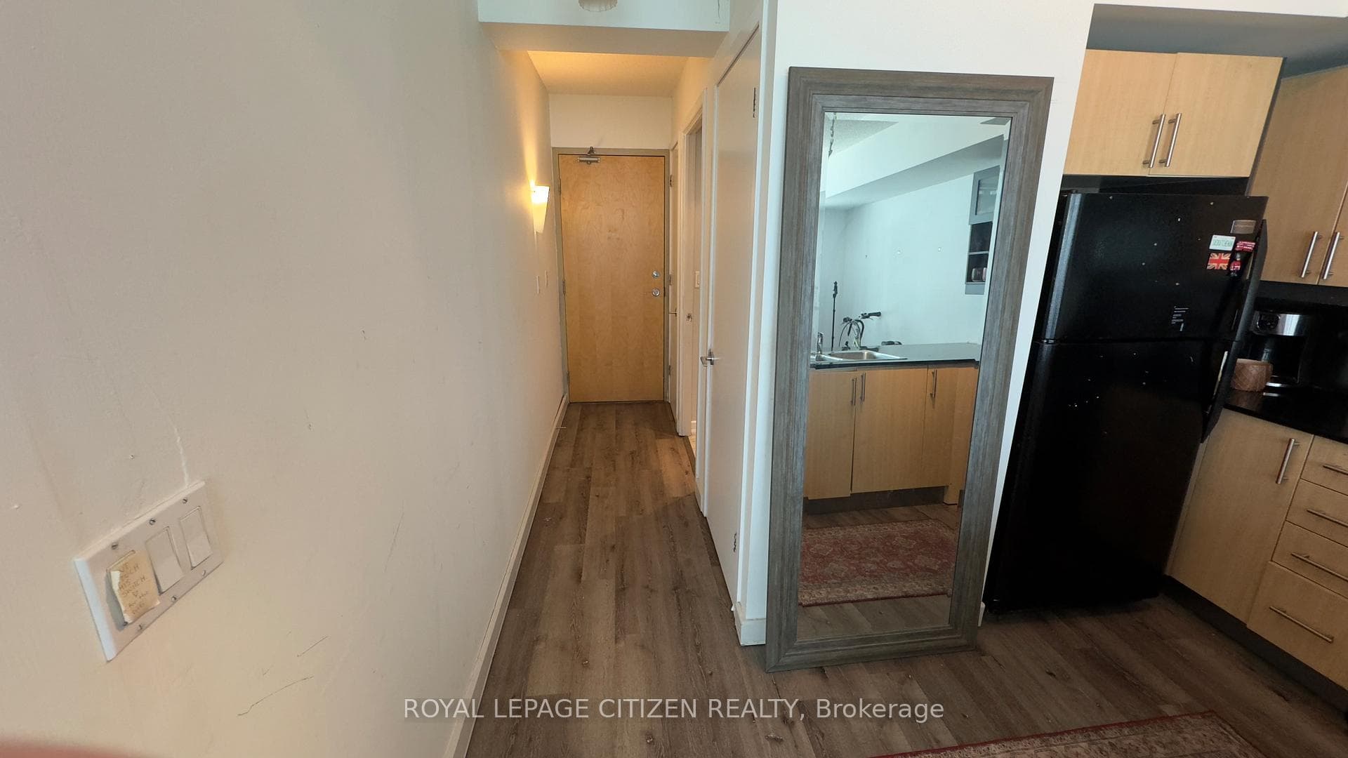 350 Wellington Street Unit 317 photo 3