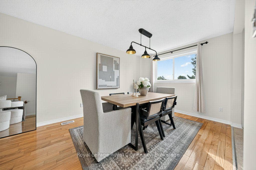 18 Springdale Boulevard photo 11