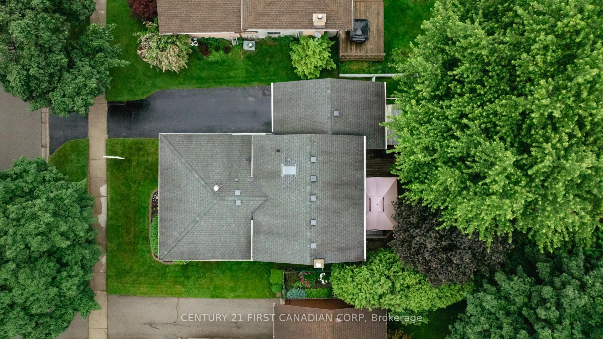 1662 Aldersbrook Road photo 3