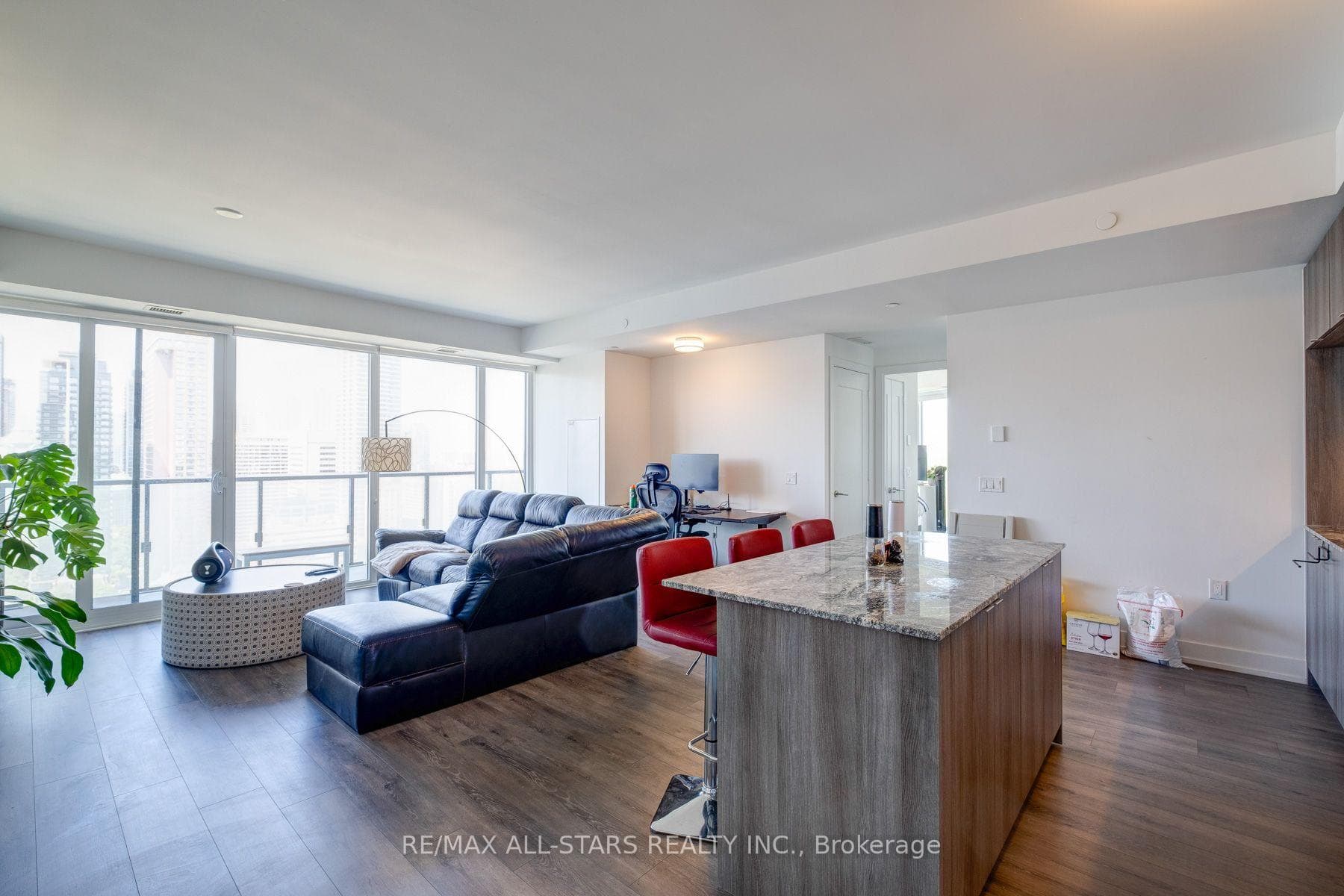 575 Bloor Street Unit 2302 photo 7