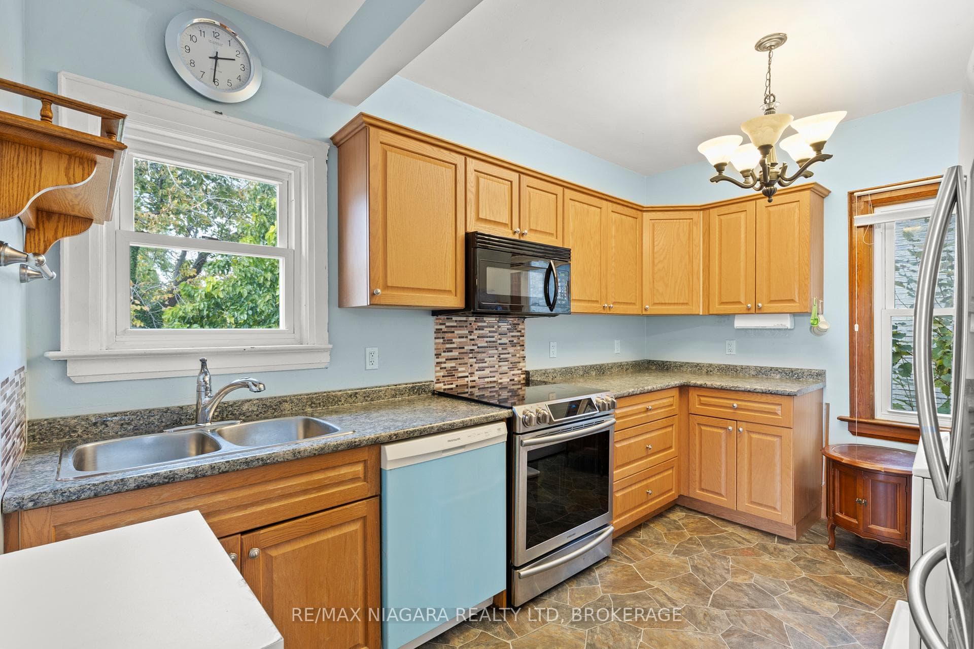 259 NIAGARA Street photo 12