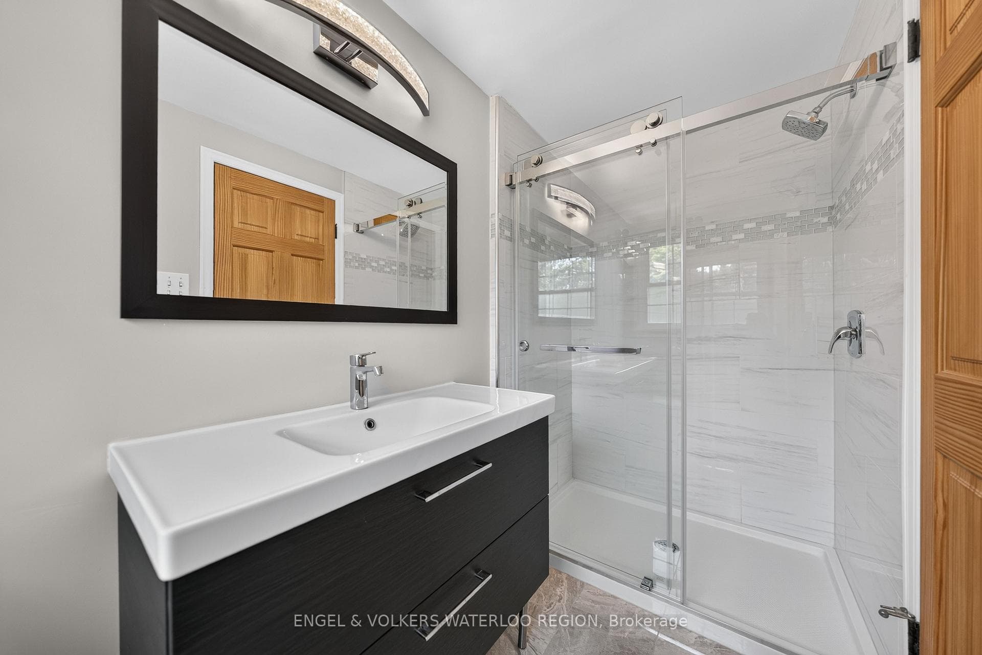 256 Shakespeare Drive photo 26