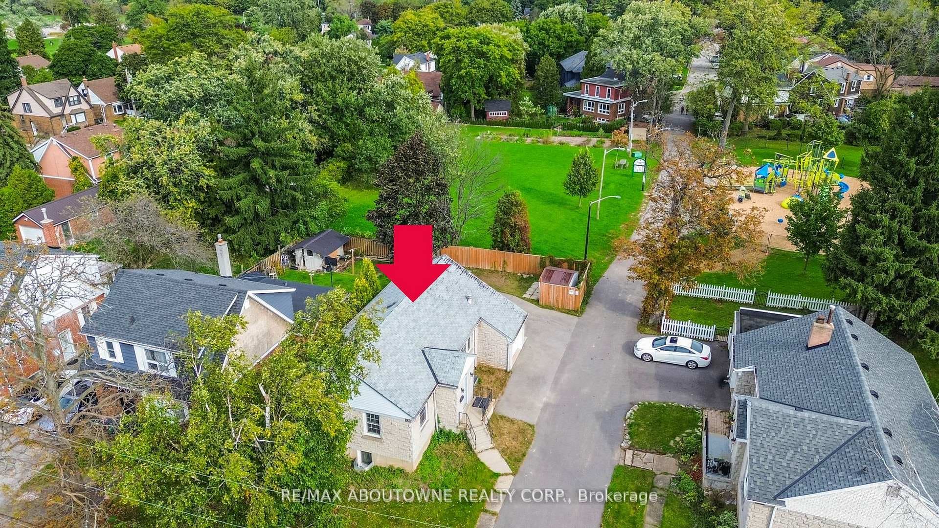 136 Brantdale Avenue photo 40