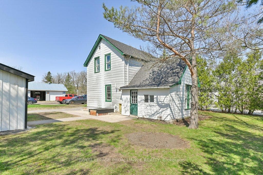 11 Queen Lane photo 30