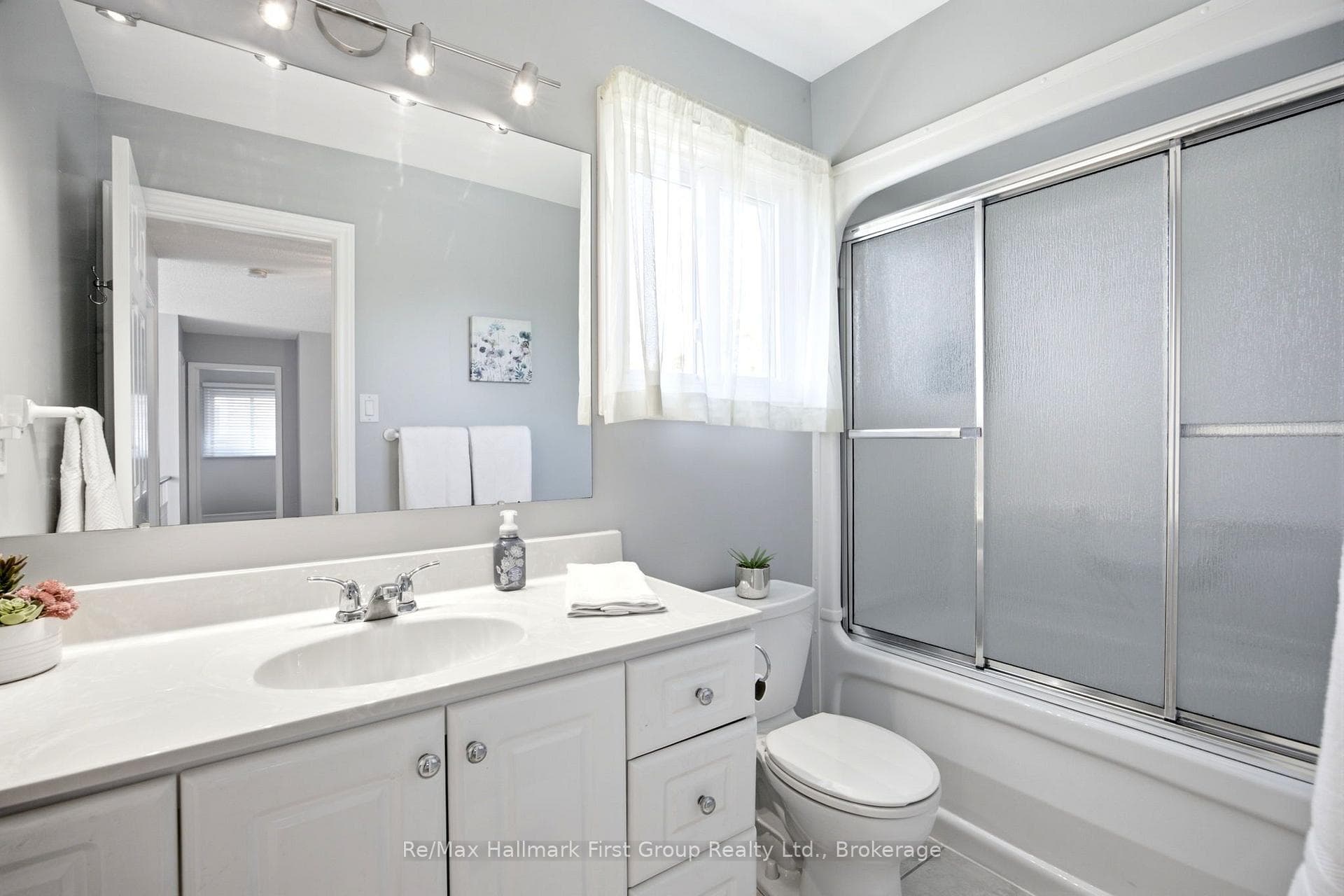 Main Bathroom