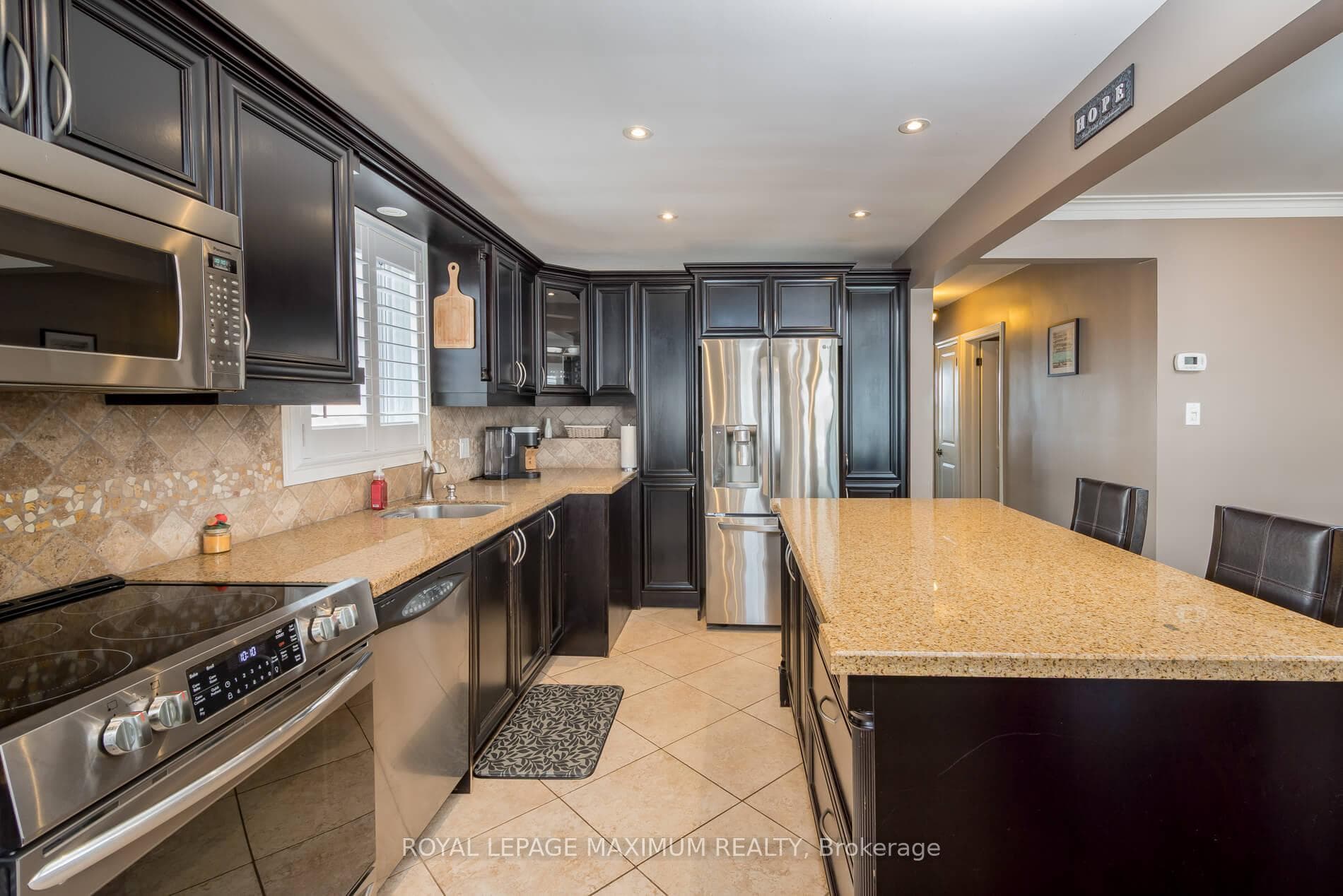 33 Alice Crescent photo 14
