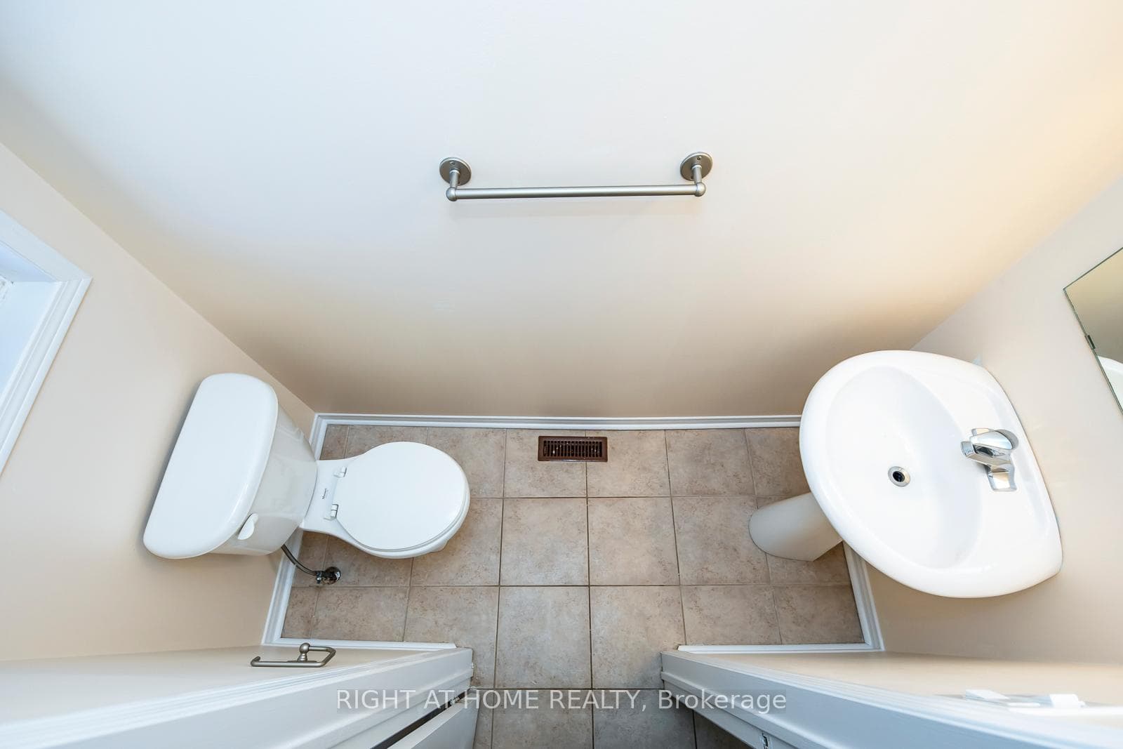 26 Oglevie Drive photo 13
