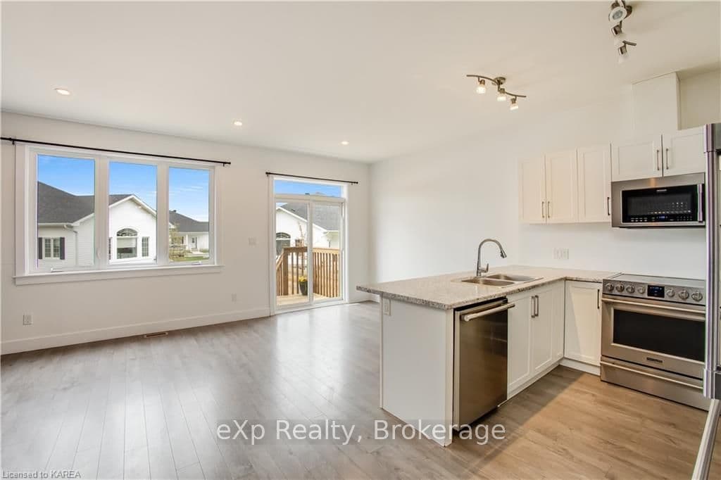189 PRATT Drive photo 6