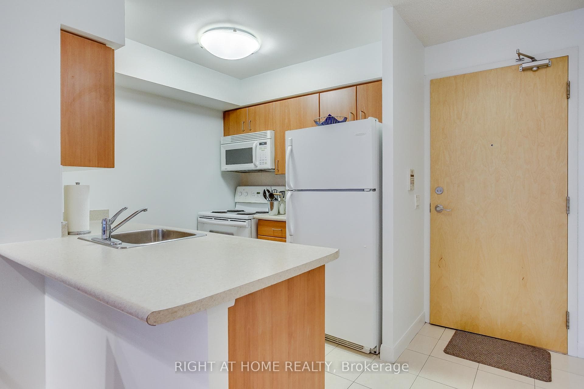 4978 Yonge Street Unit 2210 photo 3