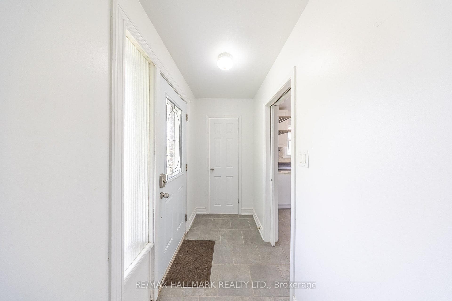 1118 Athol Street Unit Main photo 4