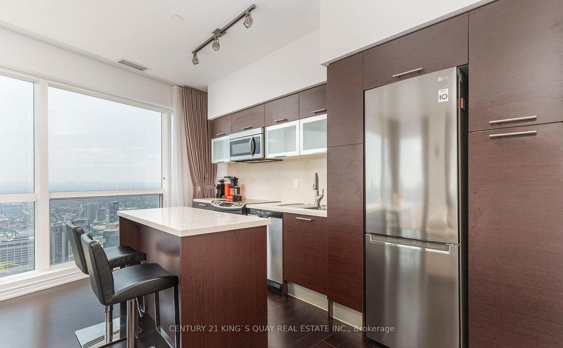 386 Yonge Street Unit 5610 photo 13