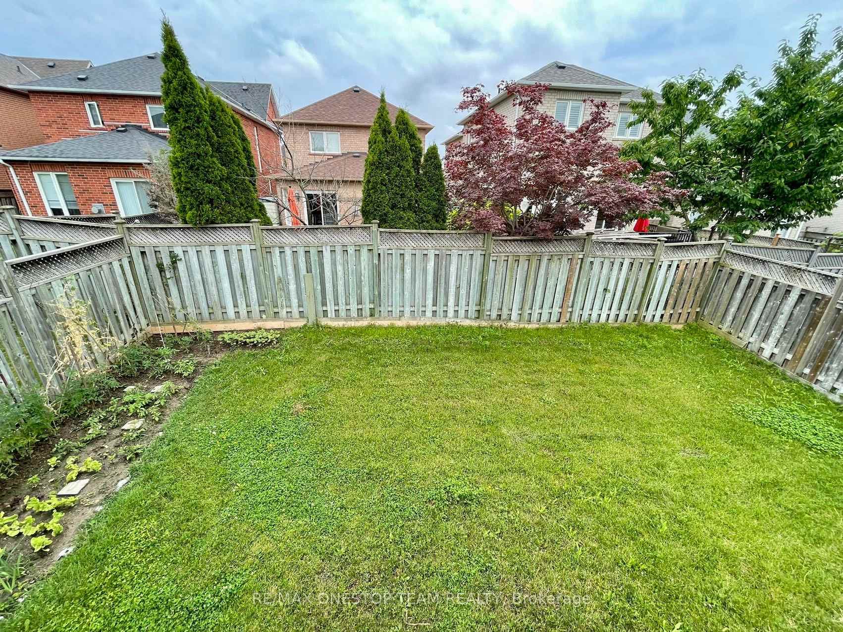 143 Toporowski Avenue photo 33