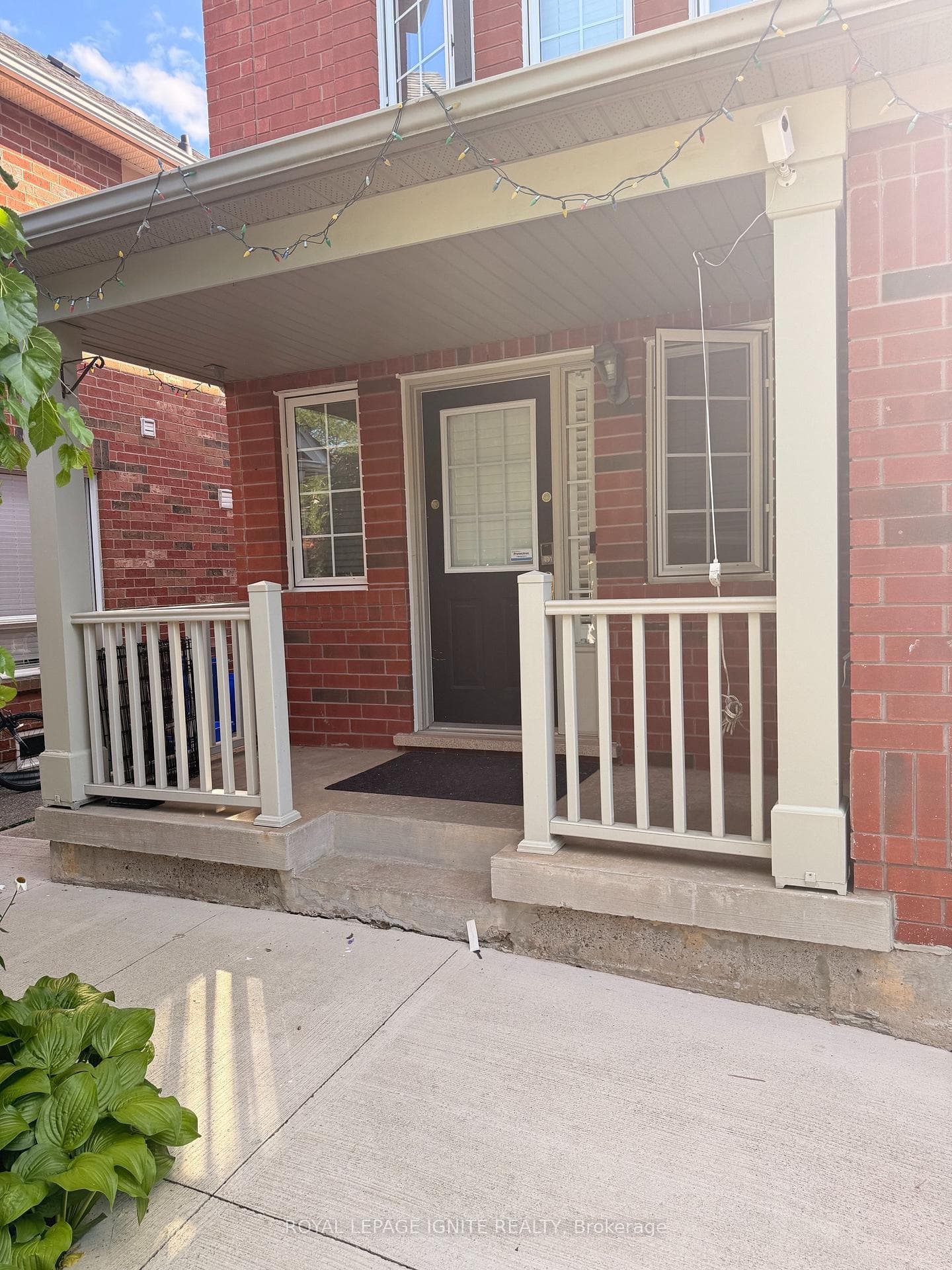 865 Shepherd Place photo 3