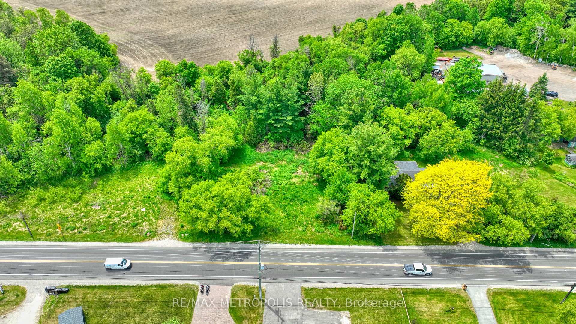 4605 Lloydtown Aurora Road photo 2