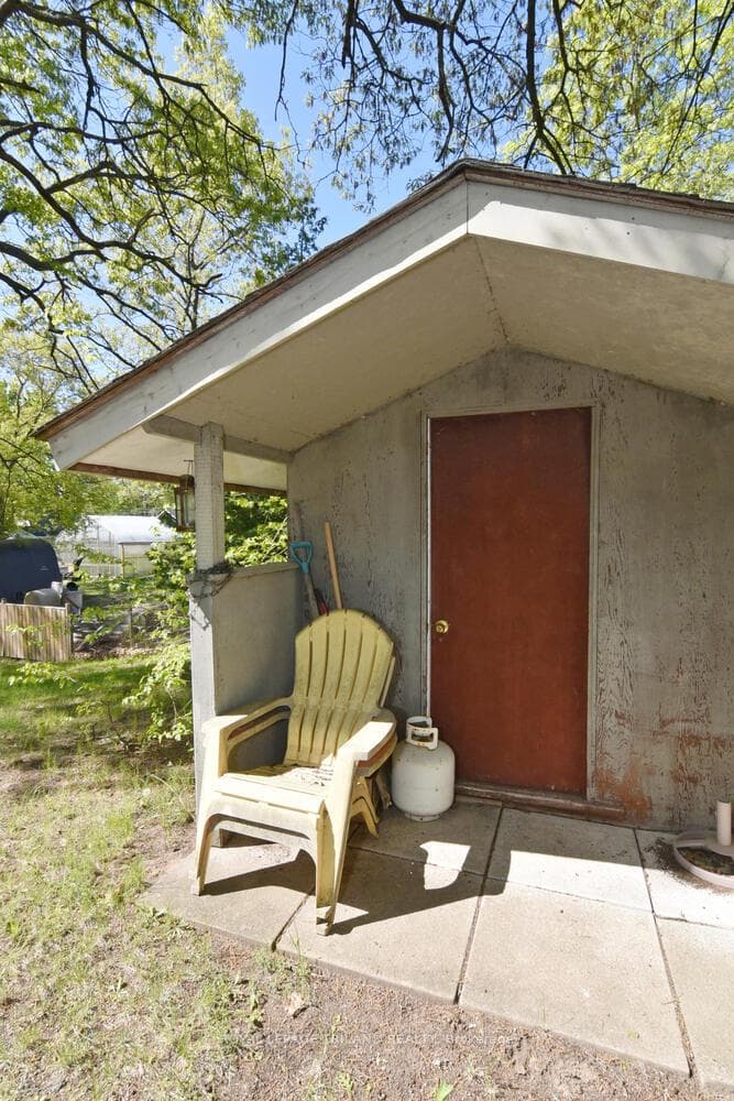 10111 Herbert Street photo 16