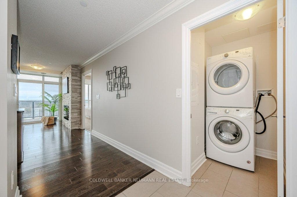 150 Wellington Street Unit 1507 photo 4