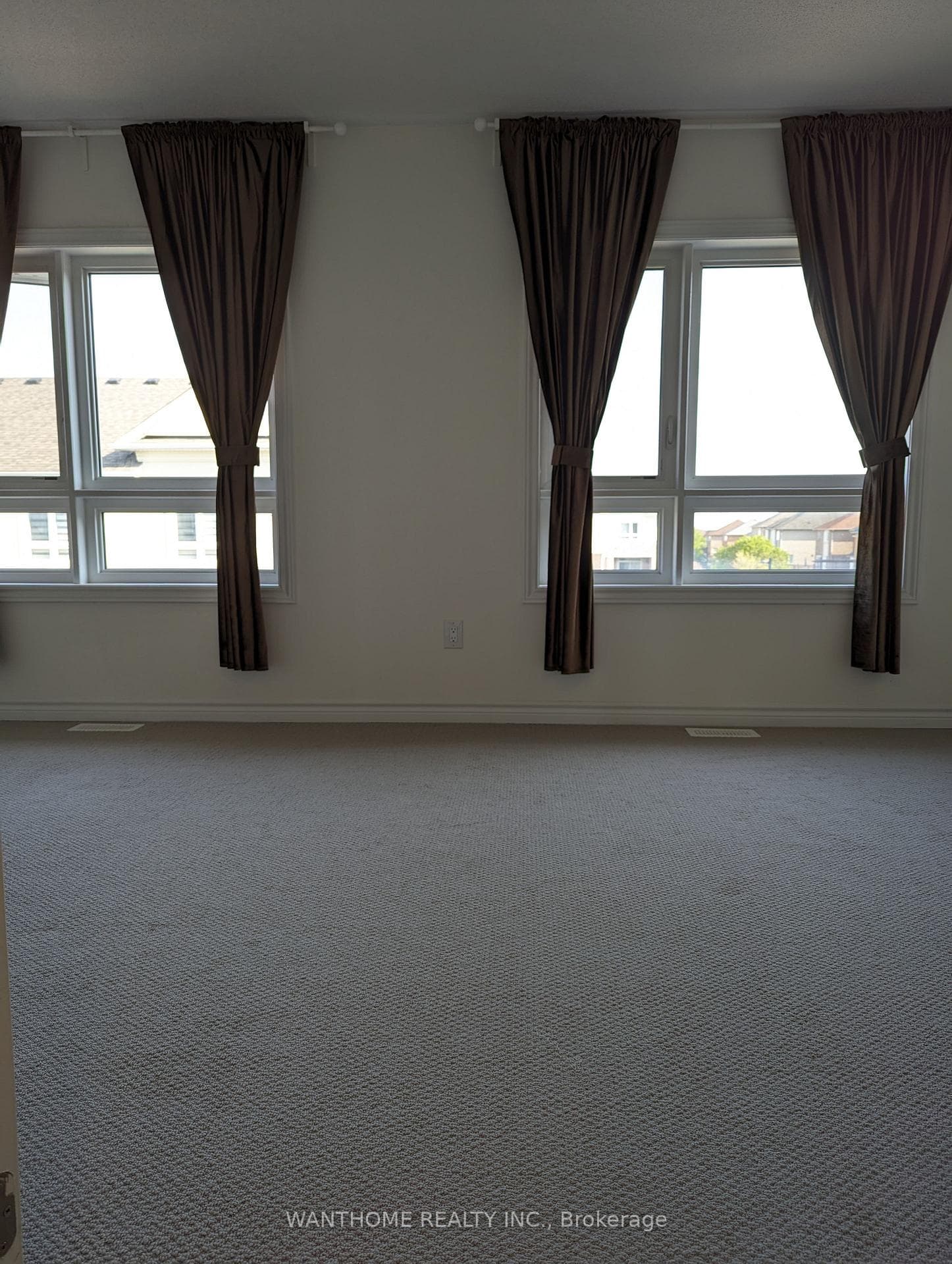 36 Chicago Lane photo 11