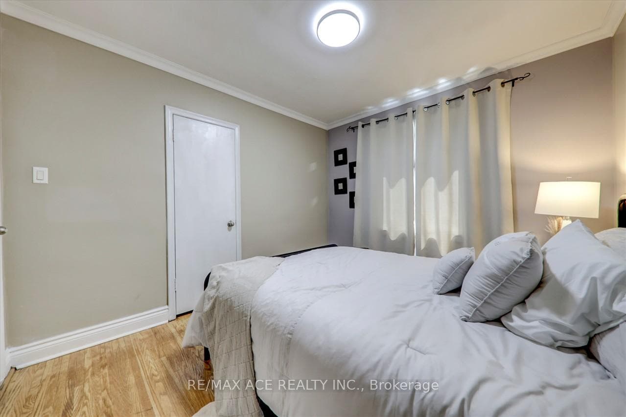 127 Lilian Drive photo 14