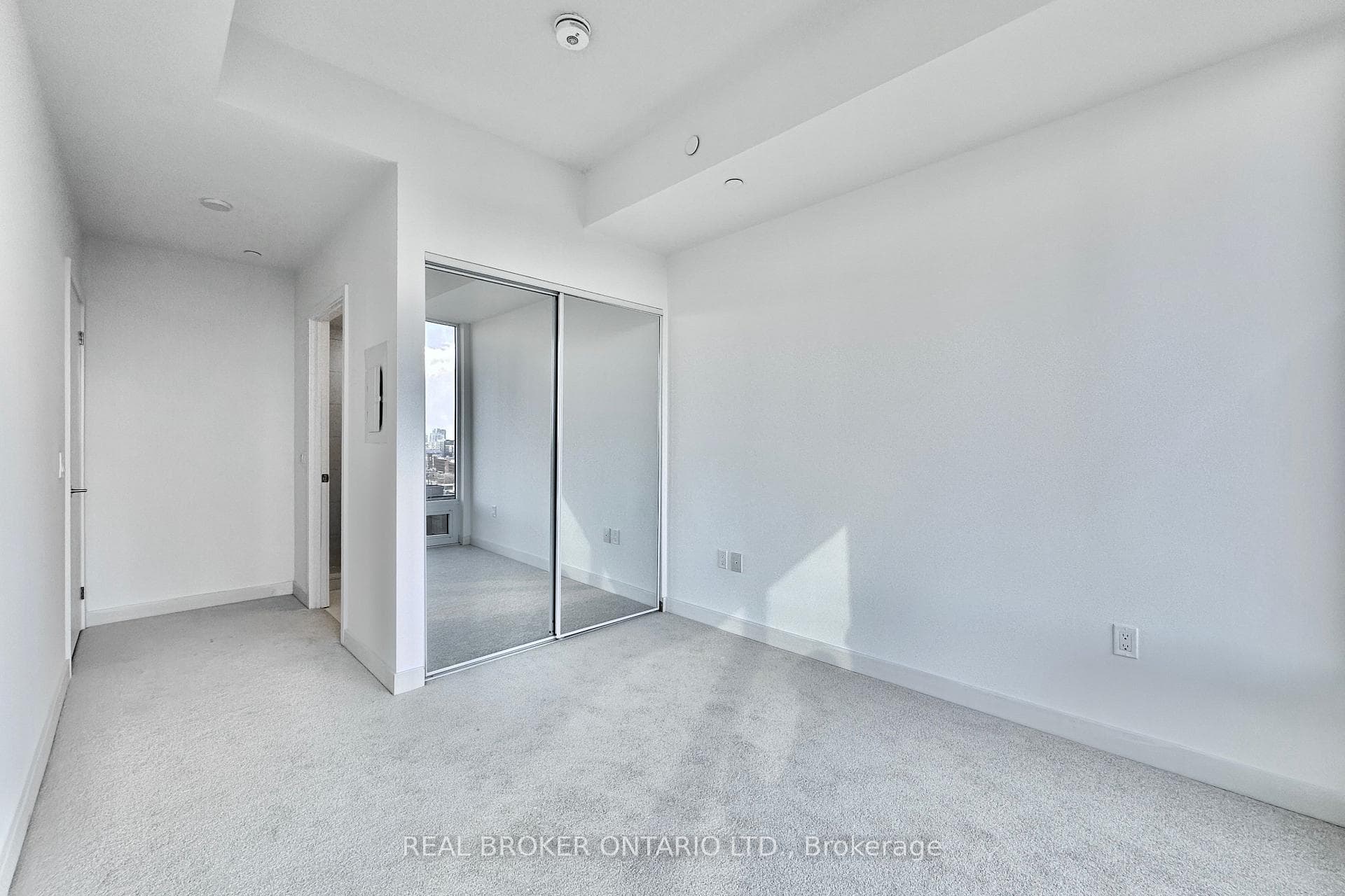 121 St Patrick Street Unit 1513 photo 20