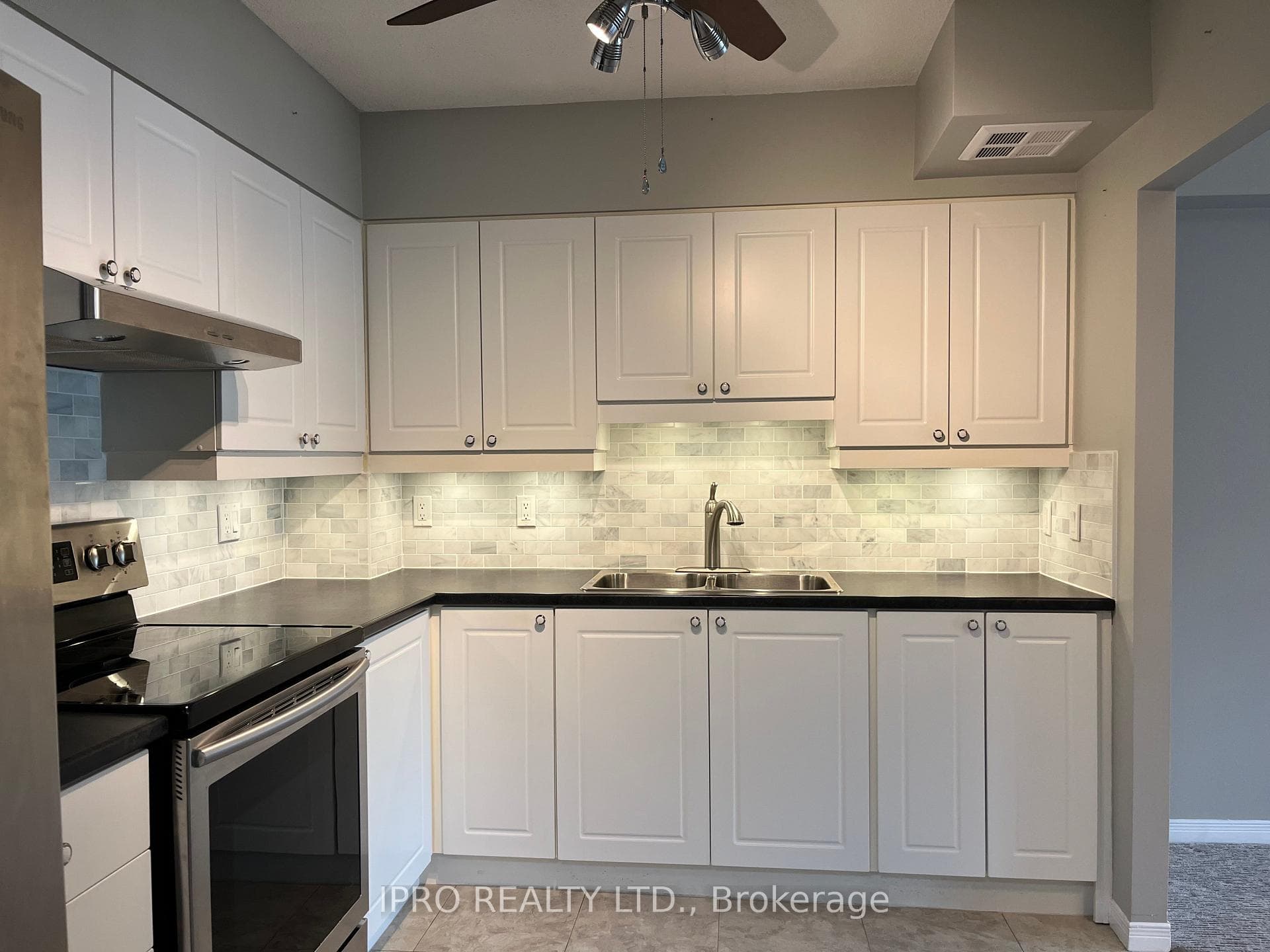 137 Martin Street Unit 307 photo 2