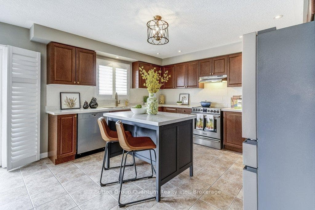 132 Eringate Drive photo 15