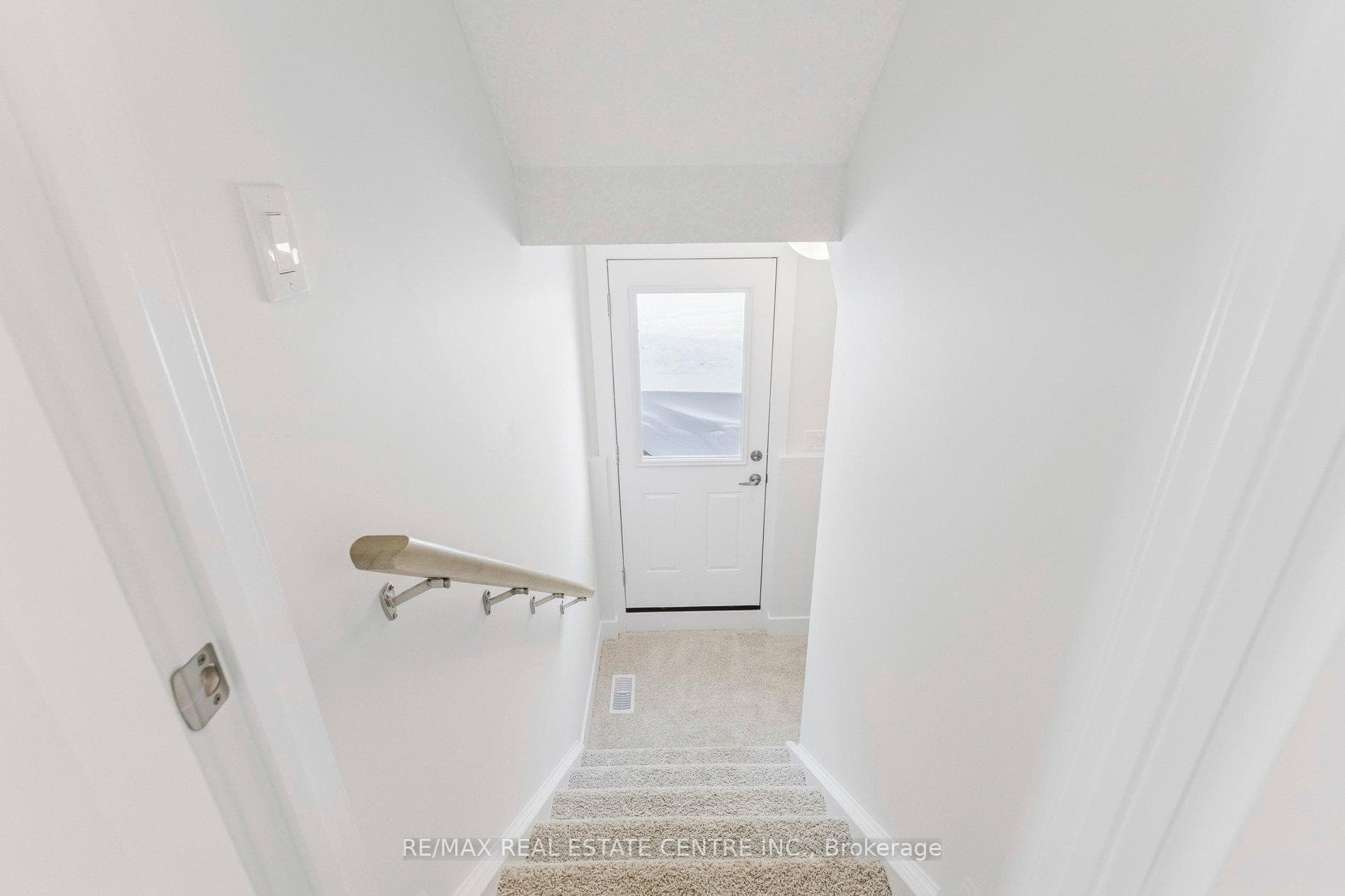 123 Maple Street photo 4