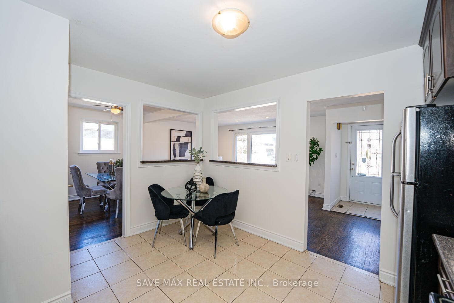 24 Evesham Crescent photo 7