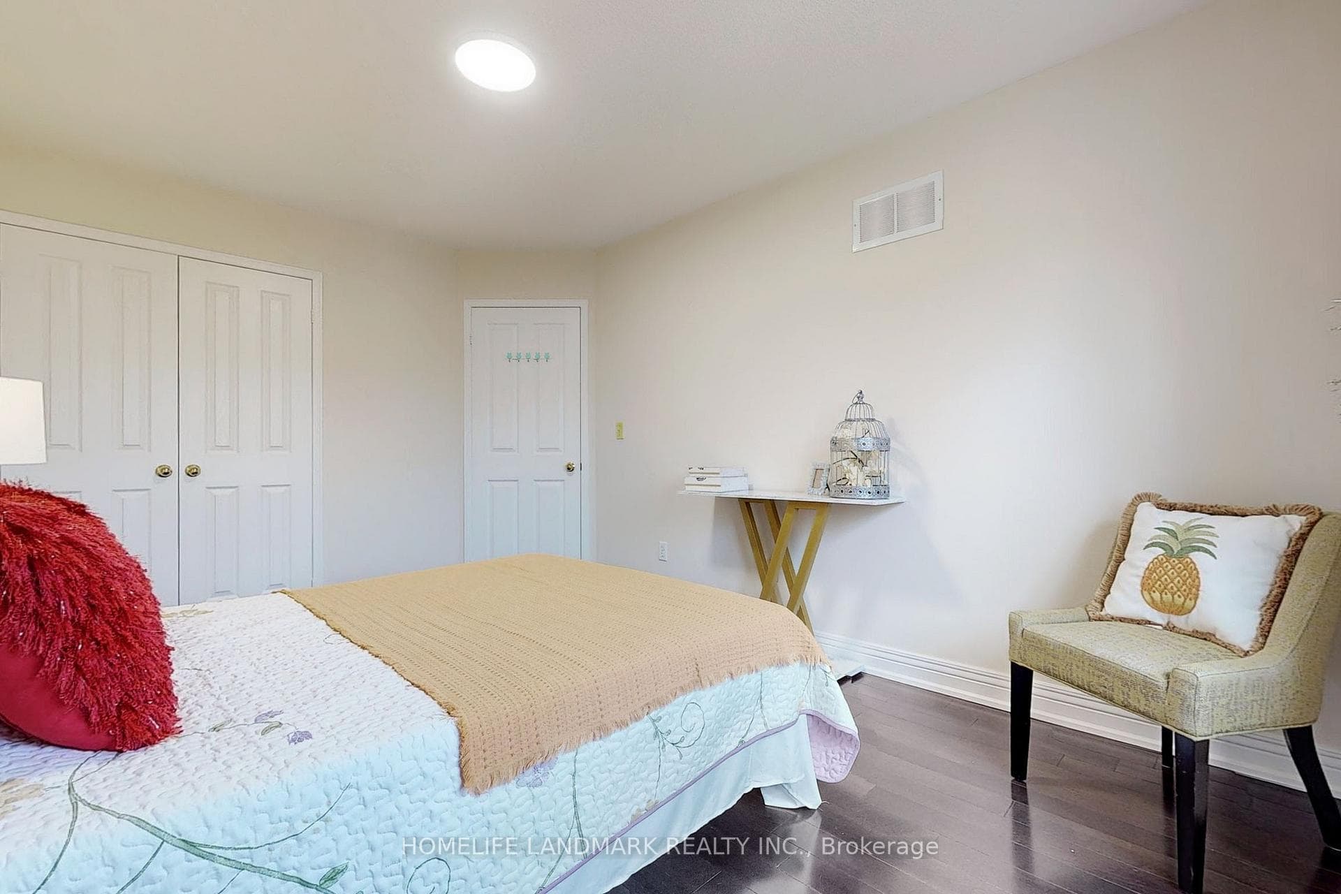 8 Fairlawn Avenue photo 24