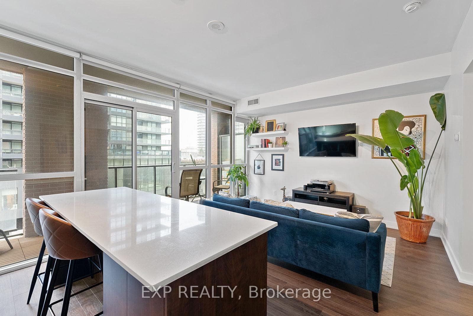 169 Fort York Boulevard Unit 506 photo 1