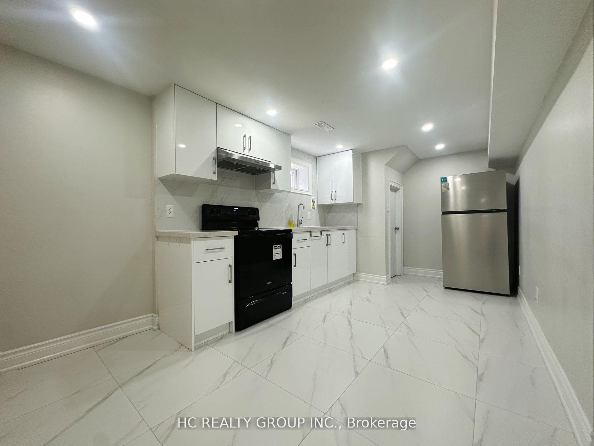 20 Greyhound Drive Unit Bsmt photo 3