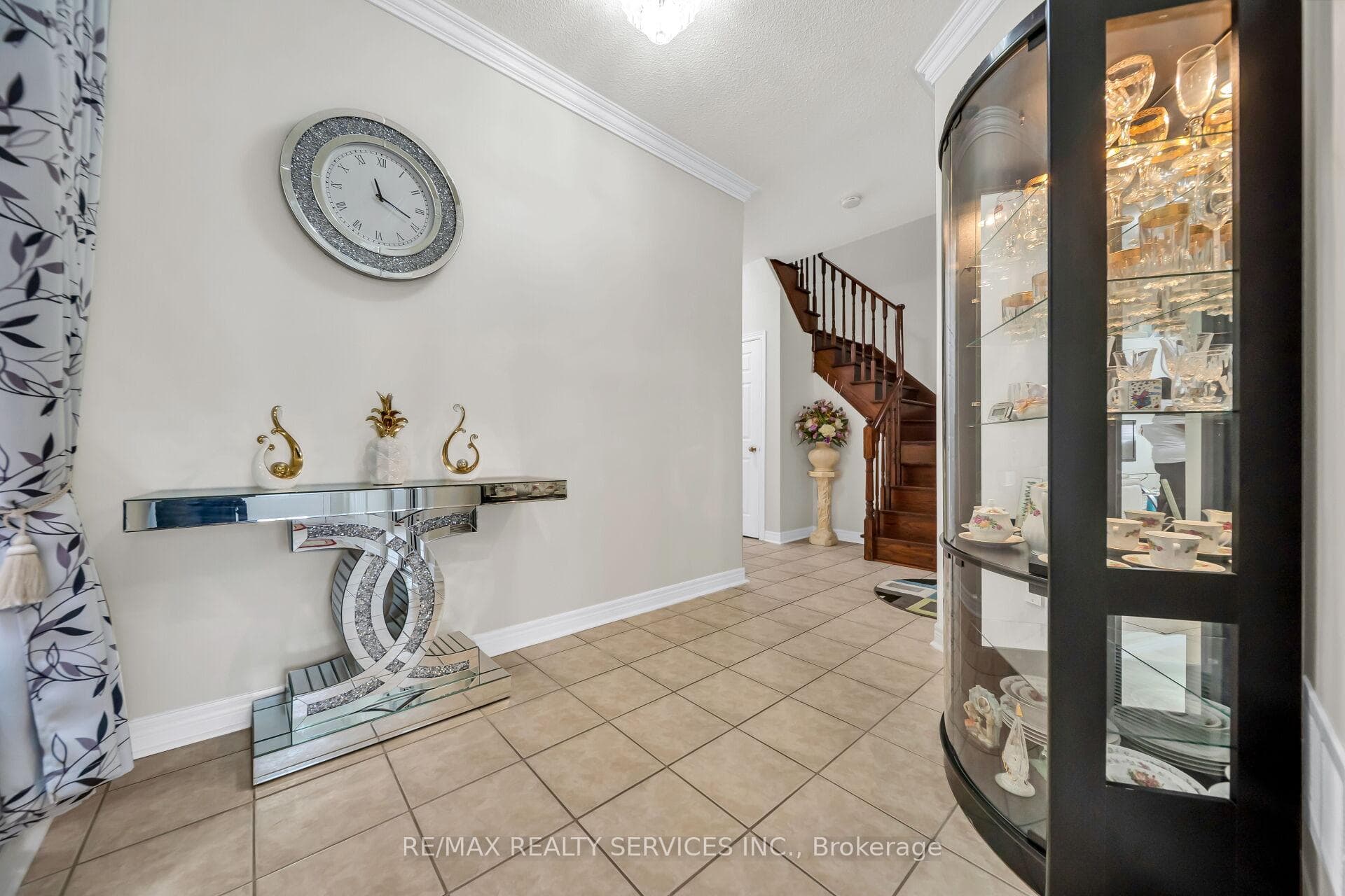 82 Footbridge Crescent photo 7