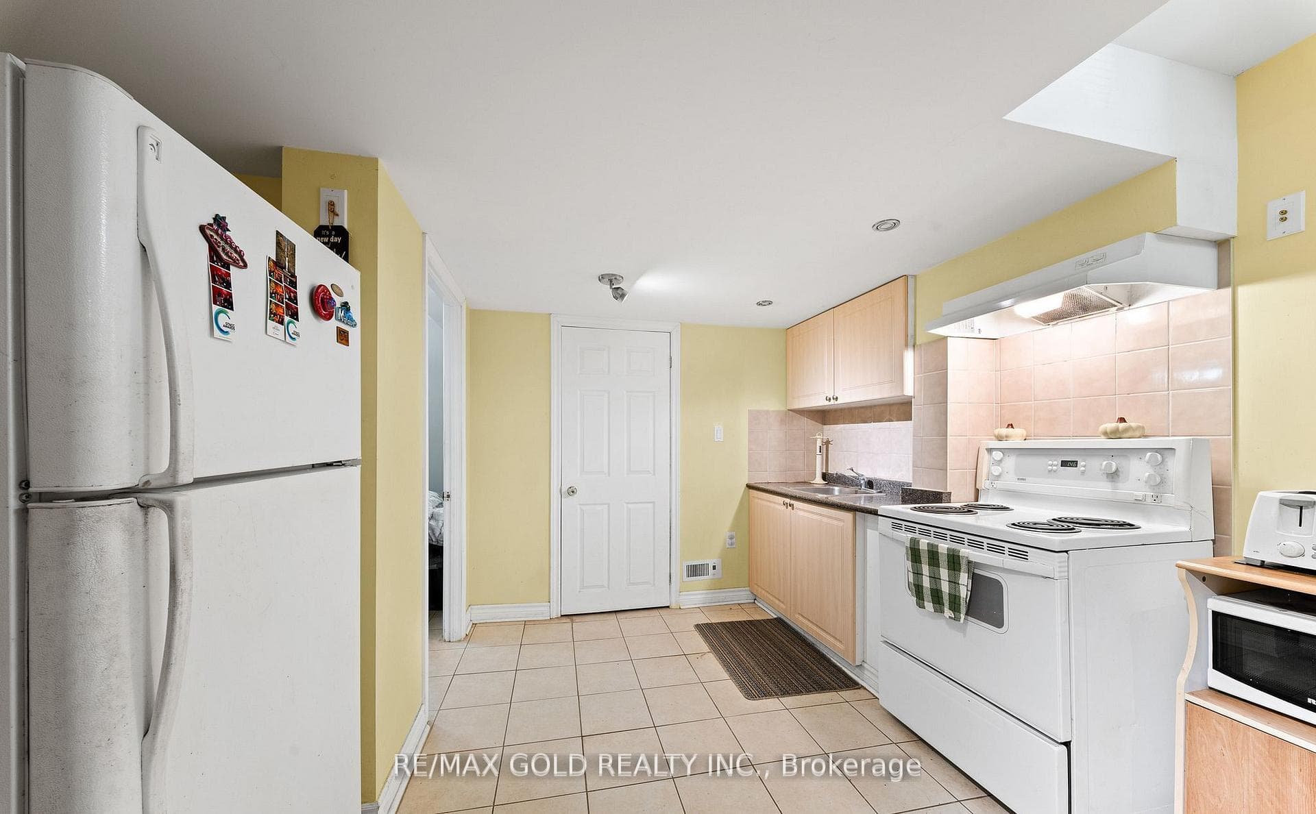 17 Calderstone Road photo 36
