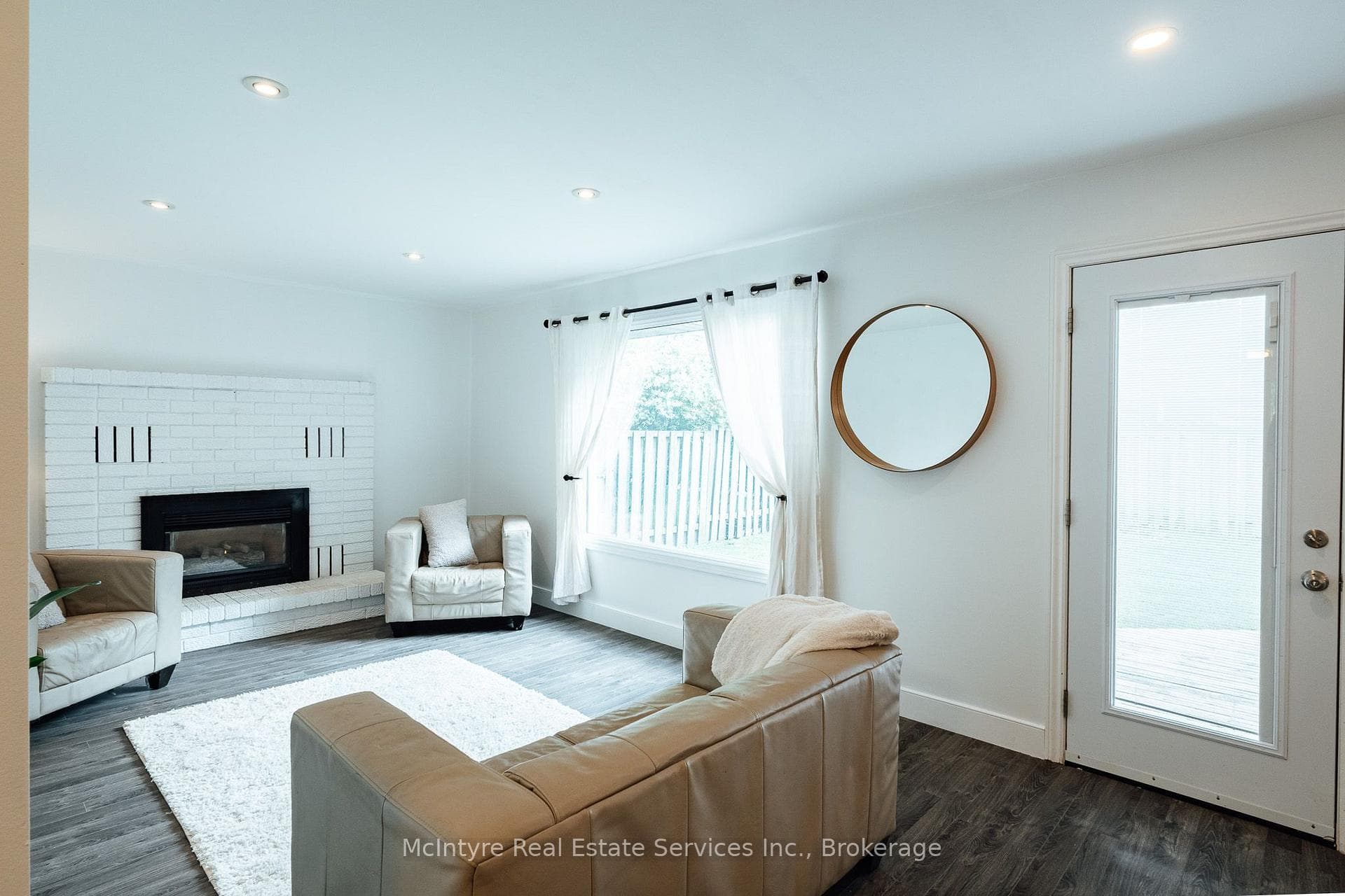 277 Canterbury Drive photo 9