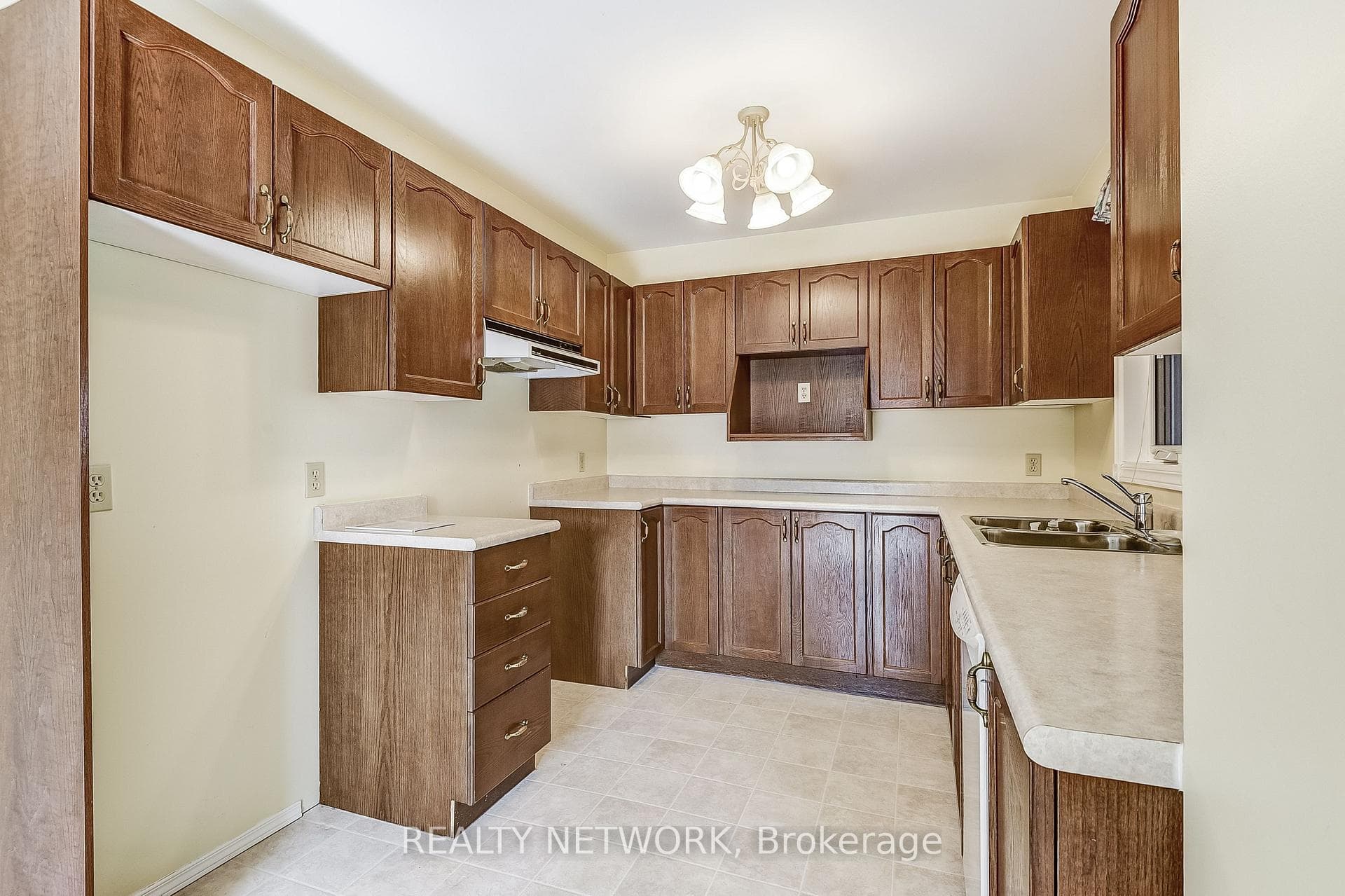 31 Kinross Street Unit 19 photo 12
