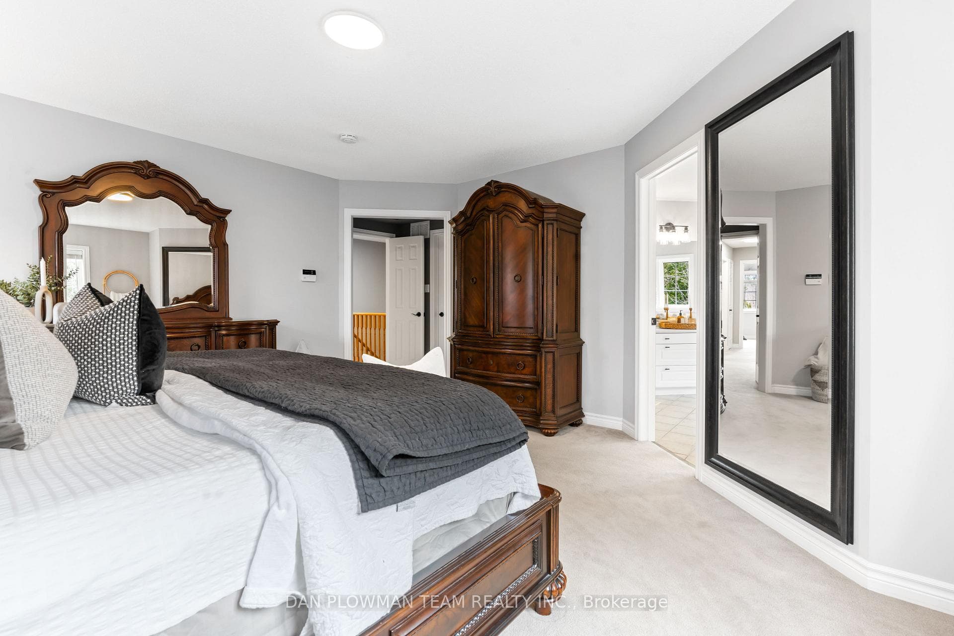 2054 Erin Gate Boulevard photo 21
