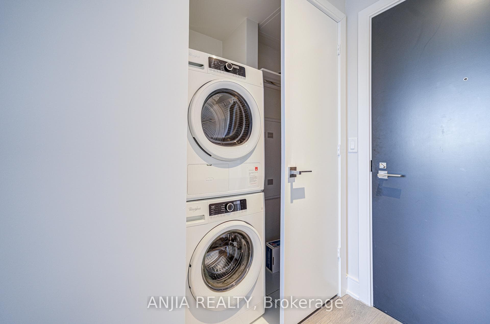 89 McGill Street Unit 1306 photo 11