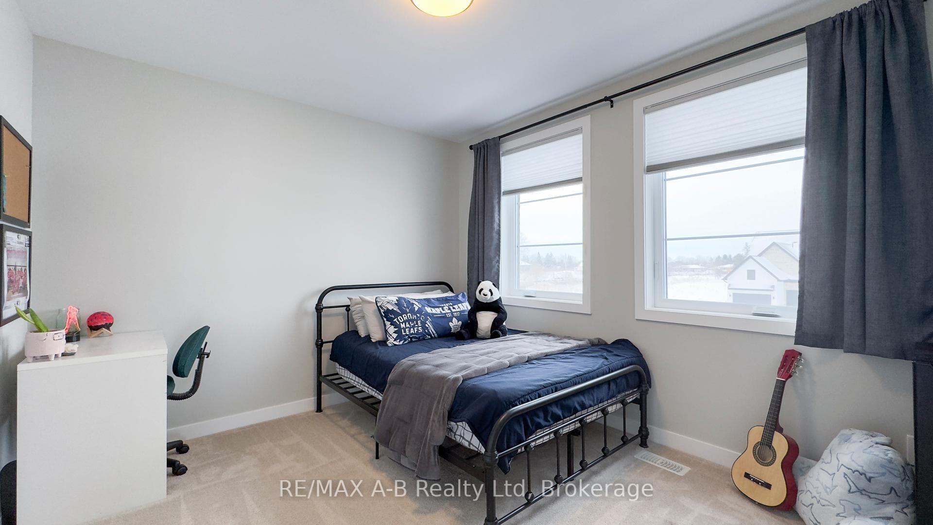 99 Clayton Street photo 15