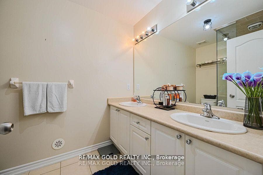 31 Bergamont Road photo 30