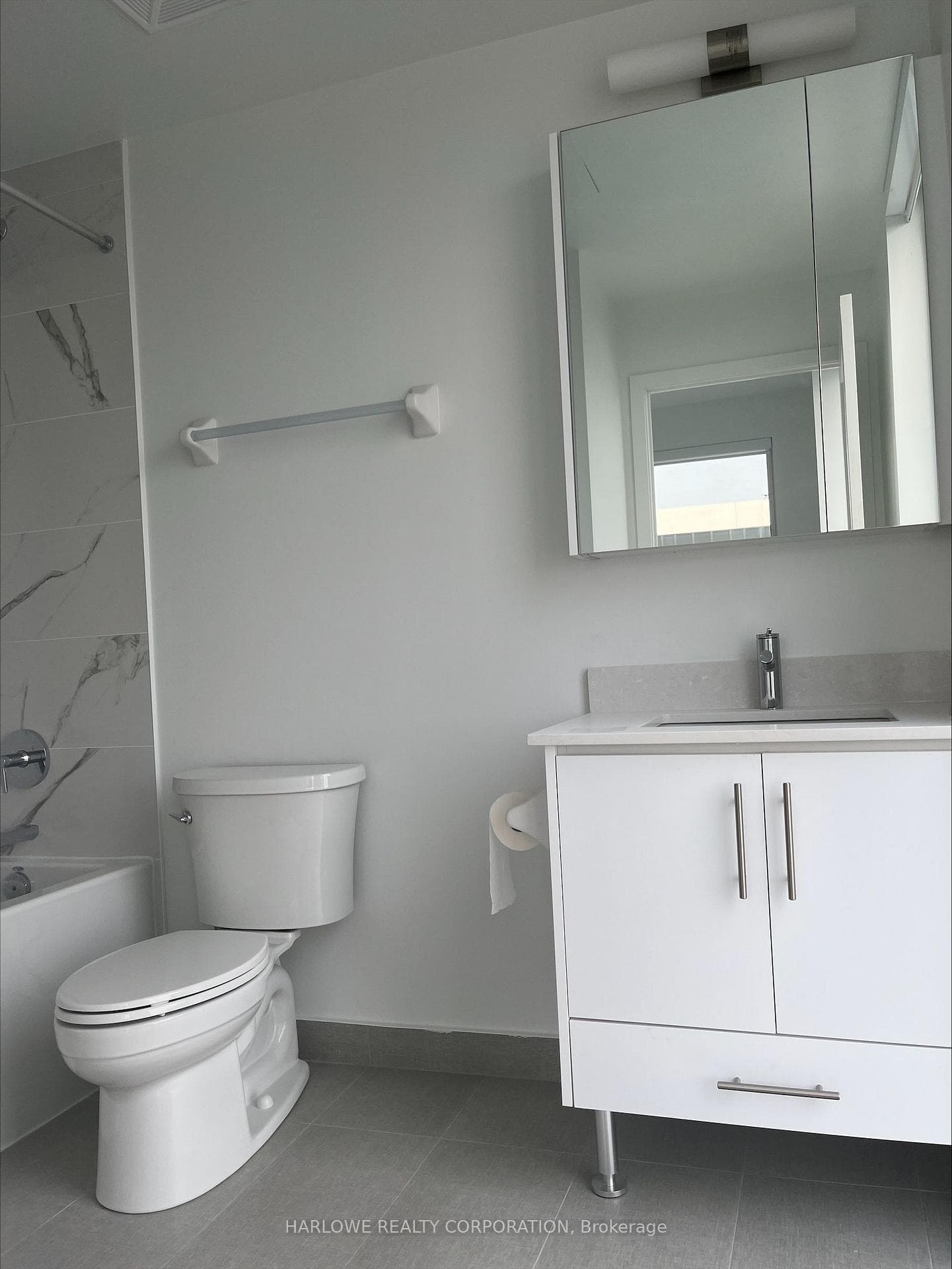 95 Oneida Crescent Unit 2104 photo 5