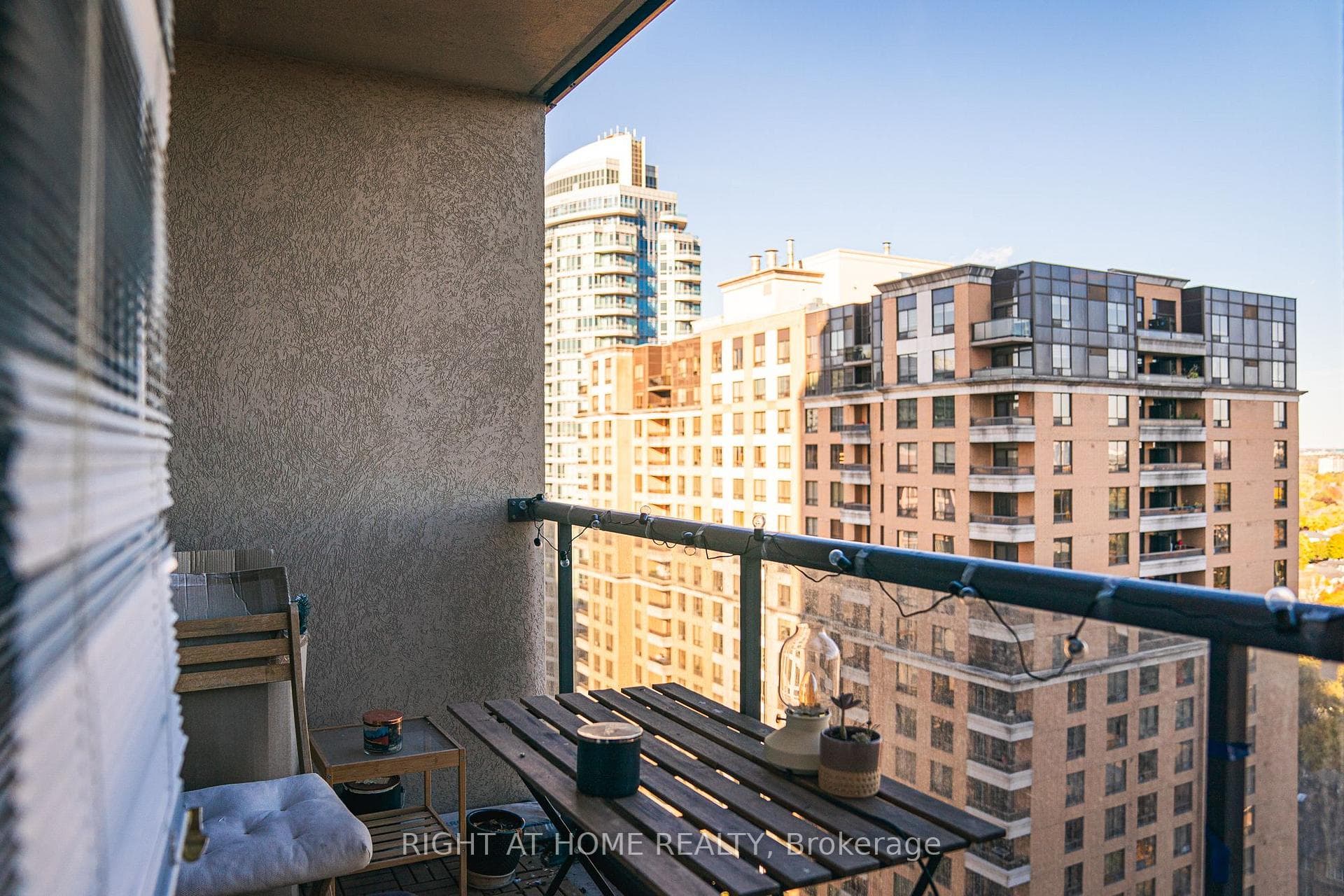 10 Northtown Way Unit 1814 photo 3