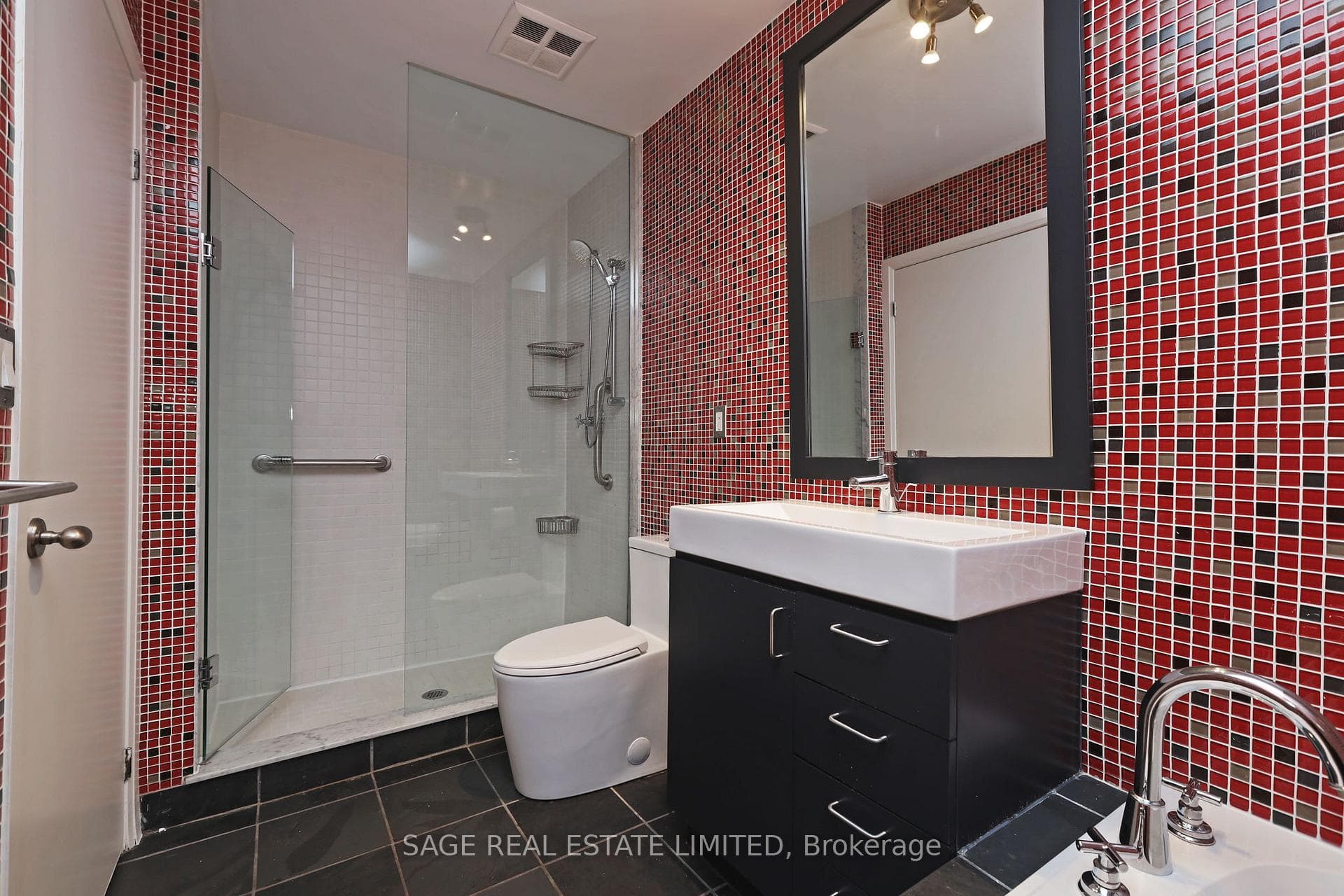 11 Soho Street Unit 405 photo 10